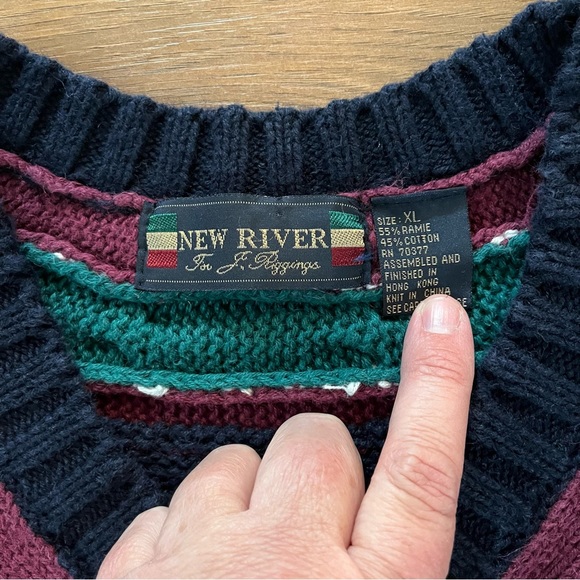 Vintage New River J. Riggings Men’s V-Neck Navy Blue Burgundy Green Sweater XL - Picture 7 of 8